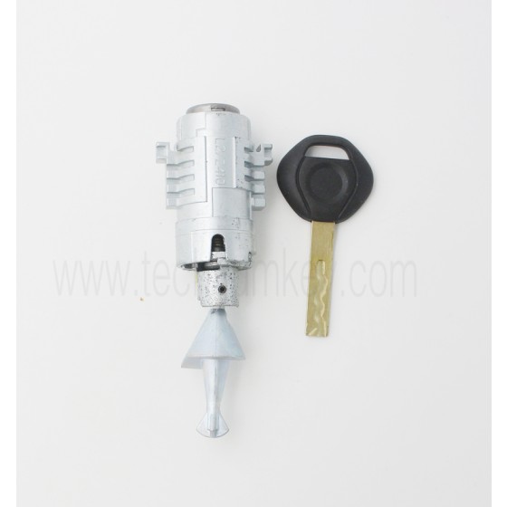 BMW X5 Left door lock cylinder