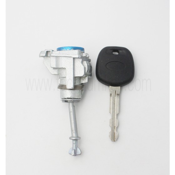 Toyota Camry 2003 ACV3/MCV3 left door lock